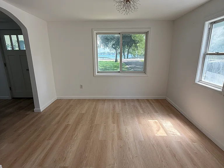 4374 E River Rd — Photo 6
