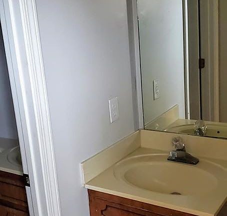 4th image of 3425 Shagbark Cir