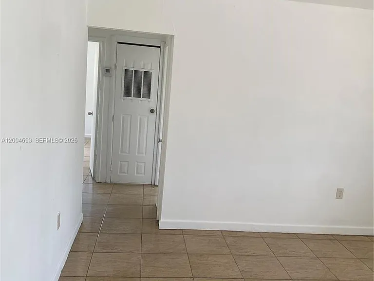 14315 NW 12th Ave — Photo 13