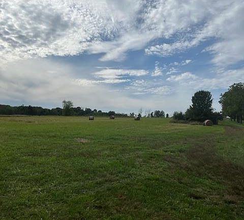 5th image of 1308 Gravel Pond Rd