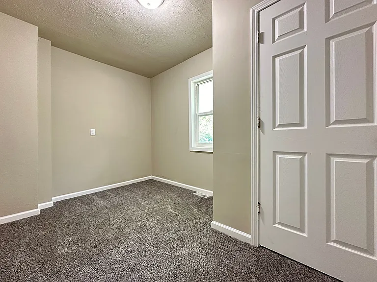 204 E Leland Ave — Photo 6
