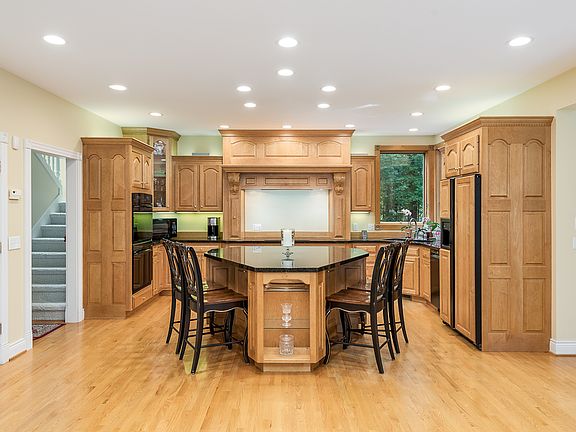 5th image of 2434 E Cardinal Dr