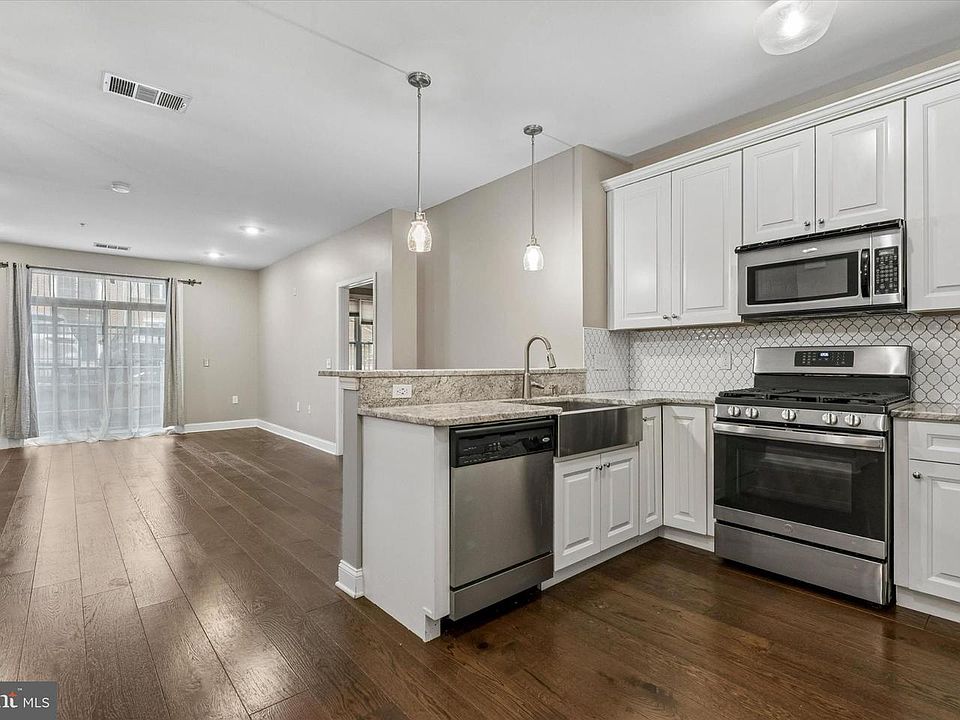 1st image of 300 W Elm St Suite 2134