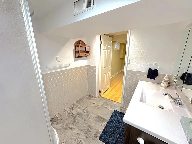 39 Elma St — Photo 37