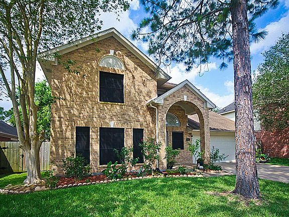 2nd image of 16410 Dawncrest Way