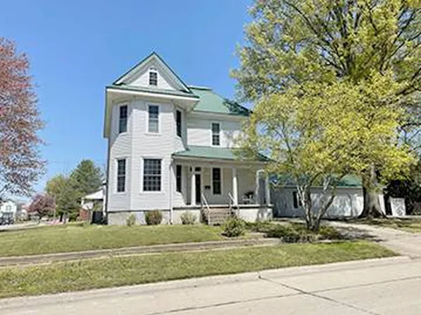 301 E King St, Fairfield, IL 62837