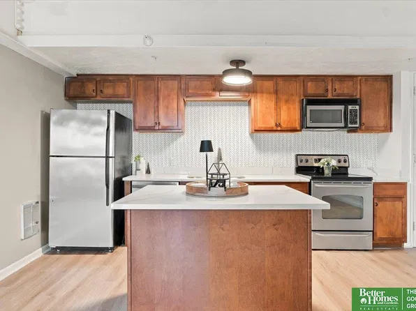 105 N 31st Ave APT 302, Omaha, NE 68131