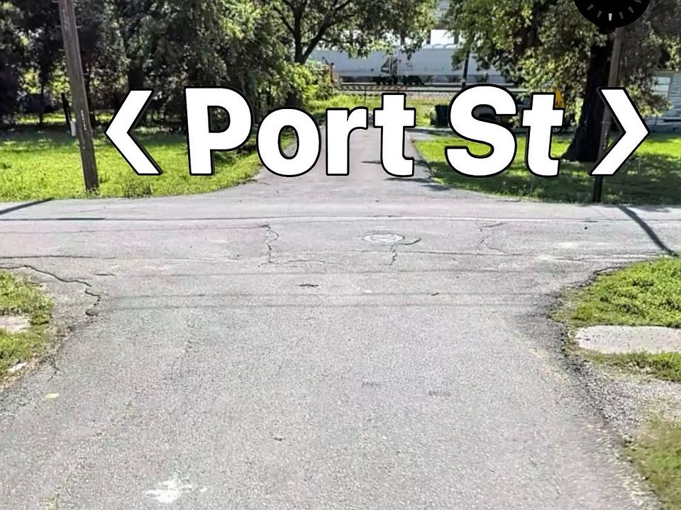 2nd image of 1304 Port St