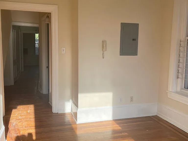 505-07 South 42nd St — Photo 16