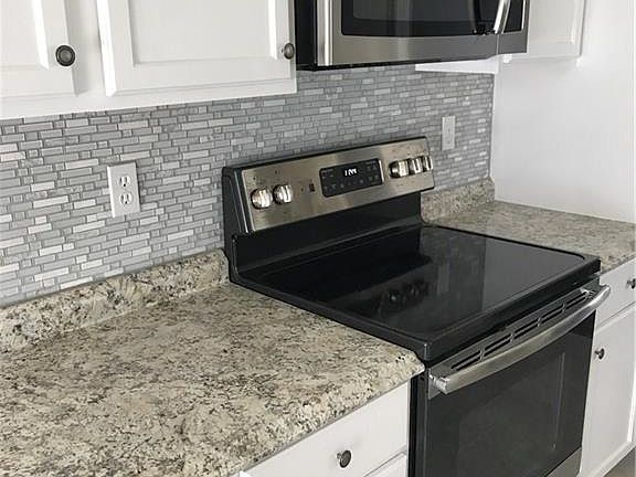 3rd image of 3072 Woodley Park Dr