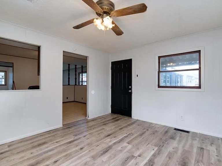 232 Cameron Rd — Photo 10