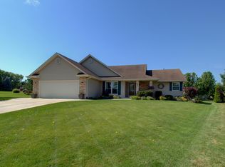 5851 Wyndham Ct, Racine, WI 53406