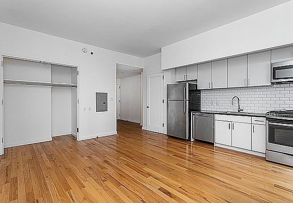 3rd image of 2211 3rd Ave APT 6C