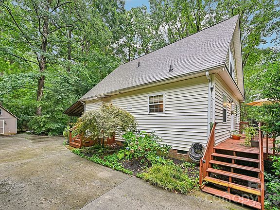 2nd image of 8658 Dog Leg Rd