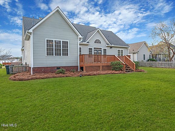 5th image of 393 Branchwood Drive