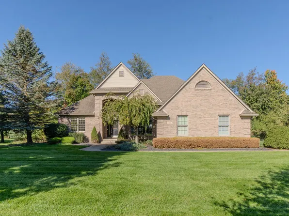 4581 Old Oak Ct, Plymouth, MI 48170
