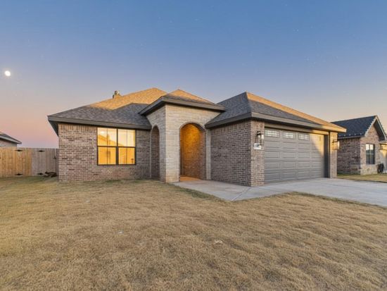 1406 Durham Ave, Wolfforth, TX 79382