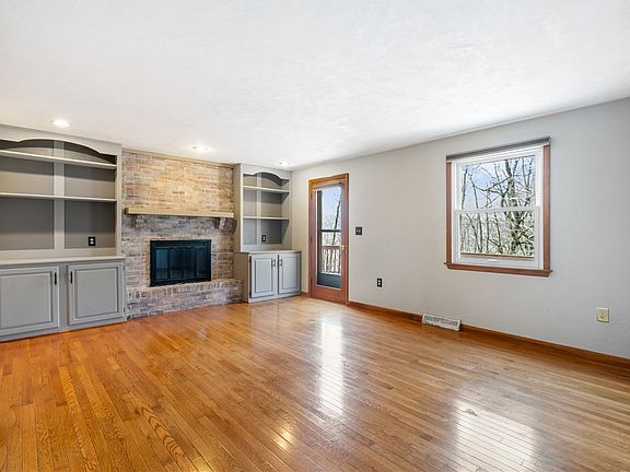 4th image of 2640 Lansdale Dr