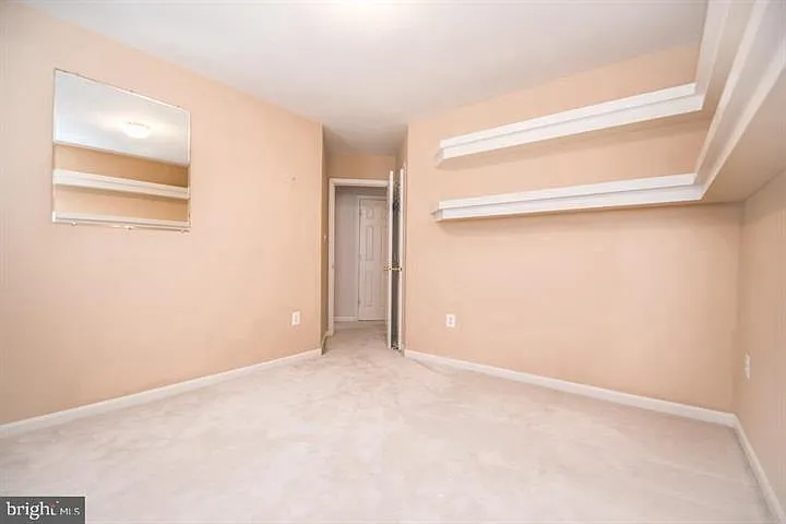 8359 Regal Oak Ct — Photo 22