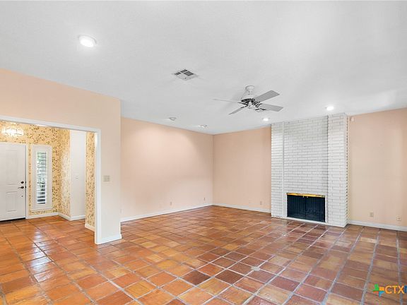 5th image of 6013 Country Club Dr