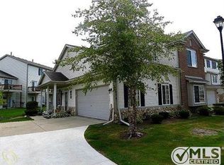 278 Oak Ridge Dr, Pontiac, MI 48341