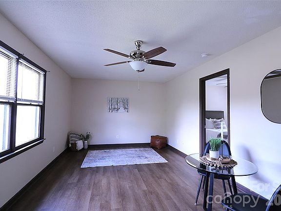 3rd image of 525 12th St SW APT 29