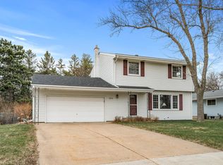 2591 Cedar Ave, White Bear Lake, MN 55110