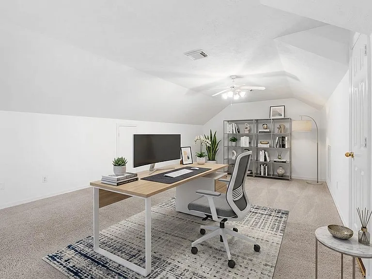 5913 Dolores St #B — Photo 28