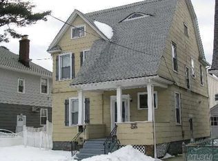 916 119th St, College Point, NY