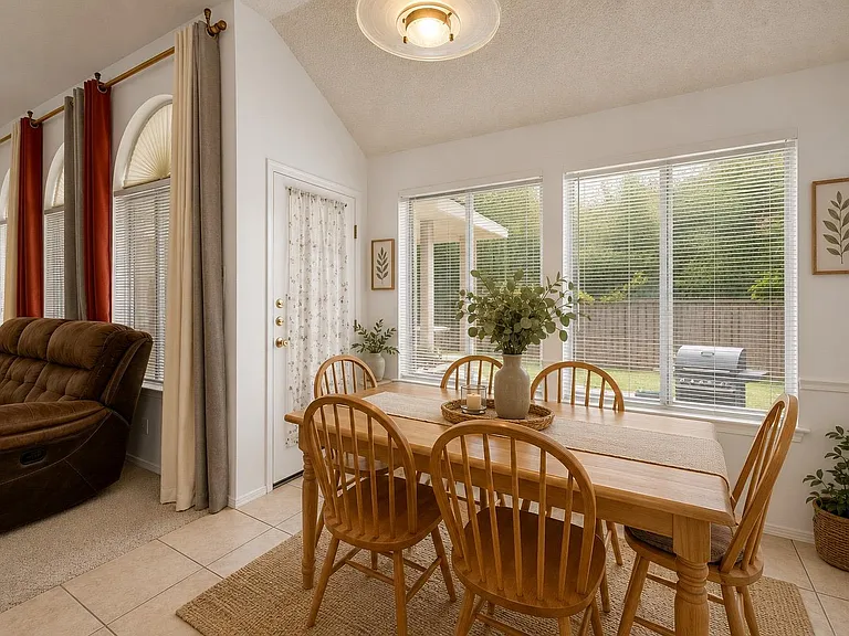 8002 Elkhorn Mountain Trl — Photo 8