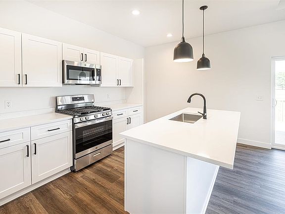 4th image of 2548 Westwood