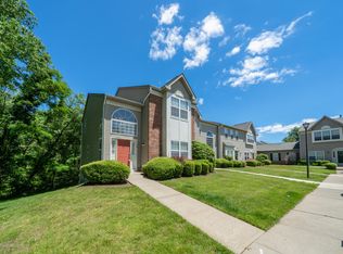 98 Cranbrook Ct, Holmdel, NJ 07733