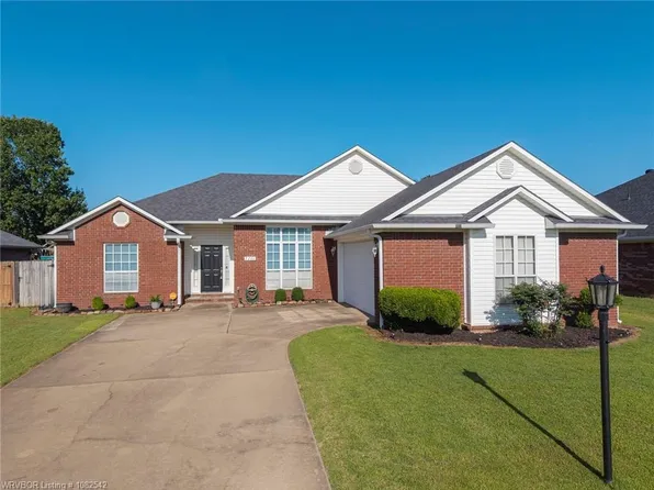 7201 Red Pine Dr, Fort Smith, AR 72916