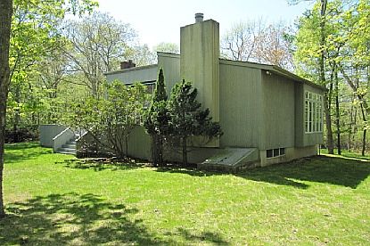 3rd image of 11 Harbor Hill Ln