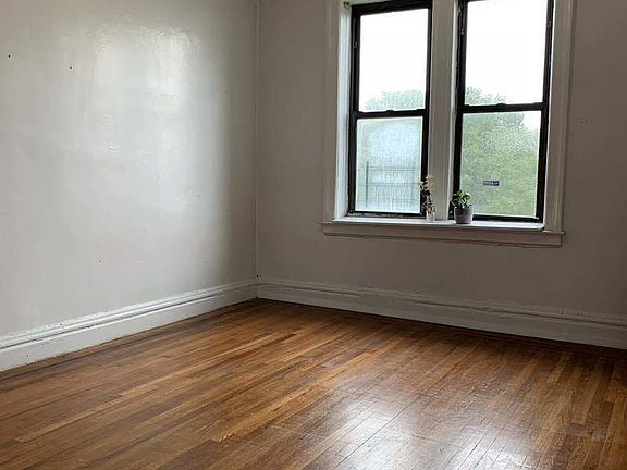 2nd image of 2428 Matthews Ave
