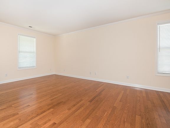 4th image of 5030 Karriker Ct
