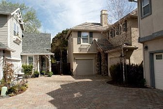 6142 Ashwell Way :: Front