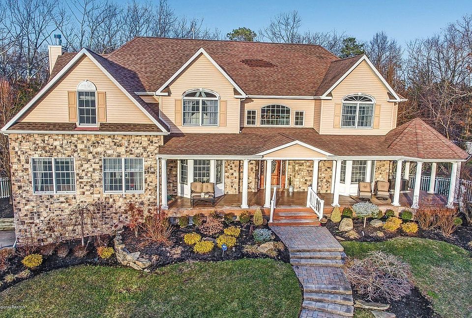 1st image of 2069 Basswood Ct