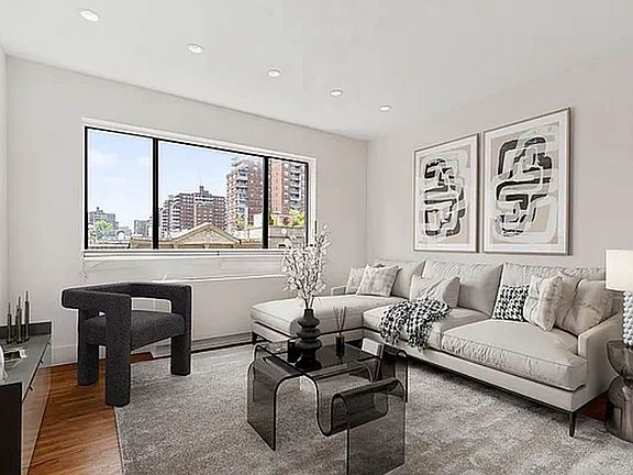 4th image of 309 W 30th St APT 2D