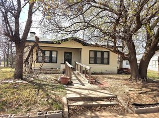 812 15th St, Paducah, TX 79248