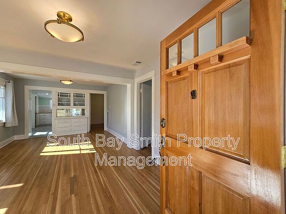 5th image of 223 S Guadalupe Ave