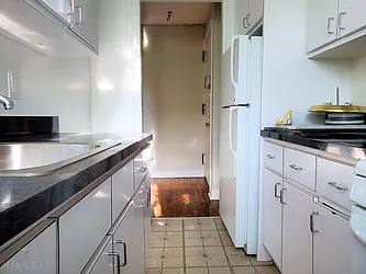 Rented by Hillel Realty Group