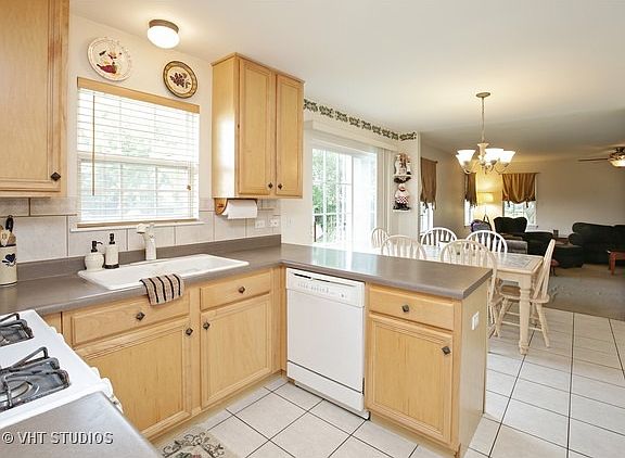 3rd image of 4303 Rolling Hills Dr