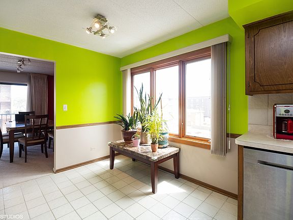 5th image of 905 Center St Unit 306