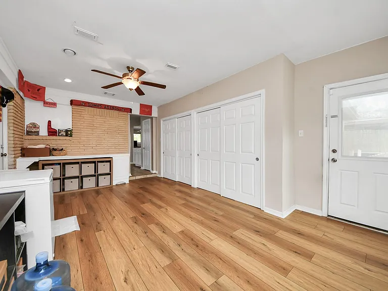 2806 Oak Dr — Photo 32