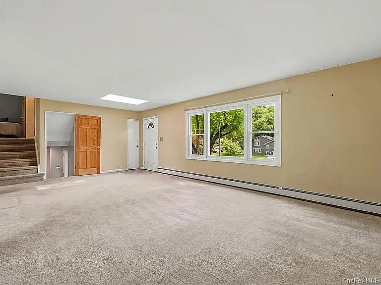 3 bed, 1.5 bath, 1507 sqft, $2,920 — Photo 2