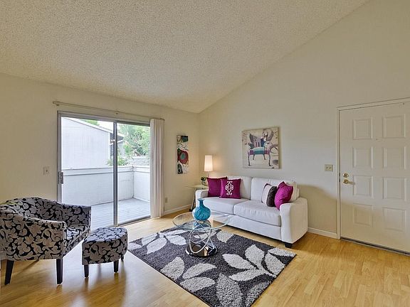 2nd image of 2332 Balme Dr