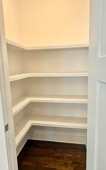 Walk in pantry