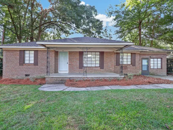702 Woodhaven Dr, Hattiesburg, MS 39401