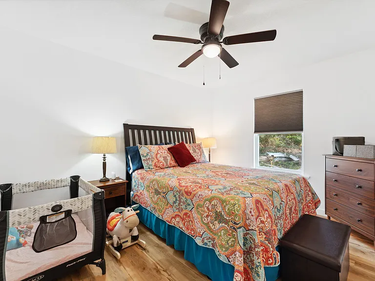 526 Camellia Ave — Photo 9